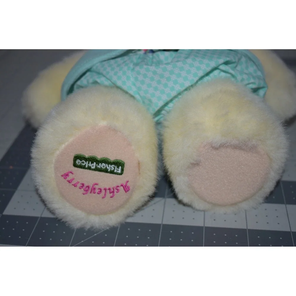1998 Fisher Price Briarberry AshleyBerry Bear Plush 9 in w/ Original Dress Bows